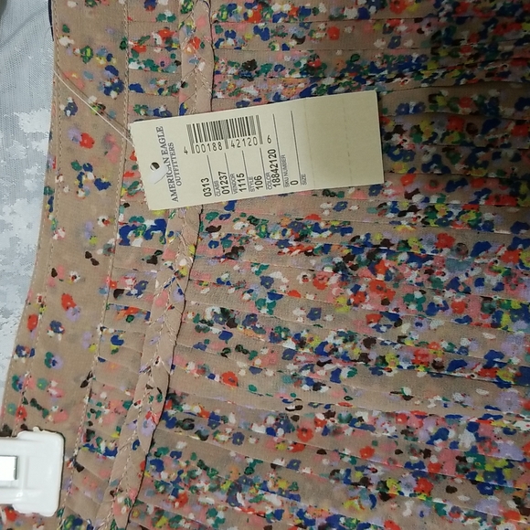 NWT American Eagle Accordian Pleated Floral Skirt Sz0 - Picture 3 of 3